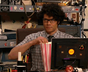 Maurice-Moss-Eating-Popcorn-The-IT-Crowd